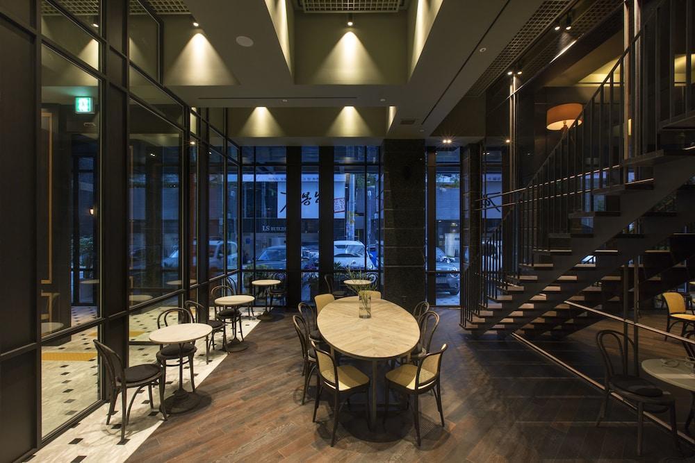 Hotel Hotel Star 2*